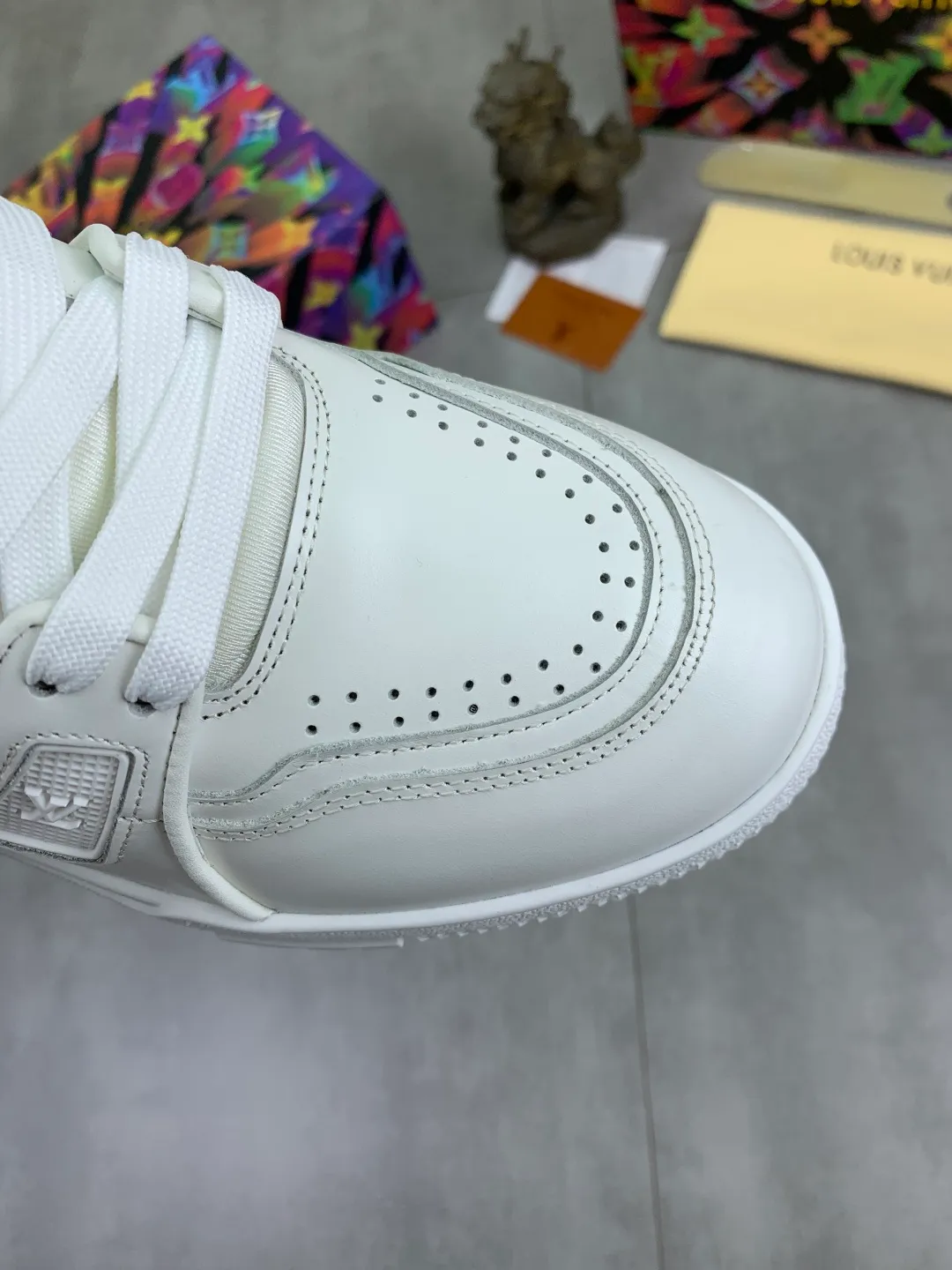 Men's men's shoes 💰P560 new style 💶【LOUIS VUITTON) (original order) new style 🍀LV Louis Vuitton *——LV classic trendy shoes! Made of imported original cowhide and water-dyed cowhide lining. The latest original wear-resistant rubber combination outsole! High quality products! Multiple colors available, code number: 38-46